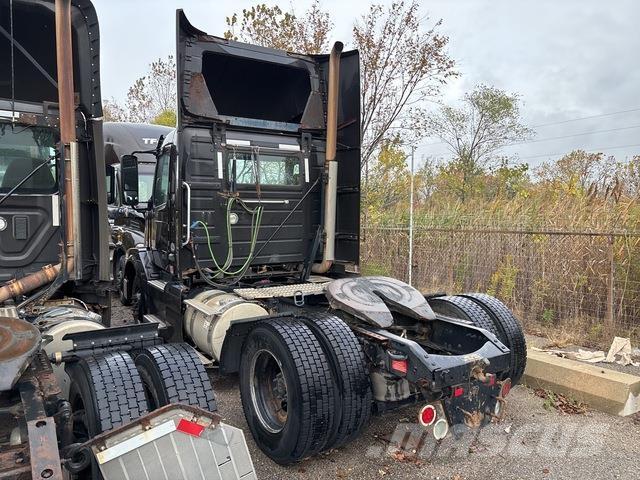 Volvo VNL Влекачи