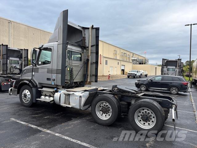 Volvo VNL Влекачи