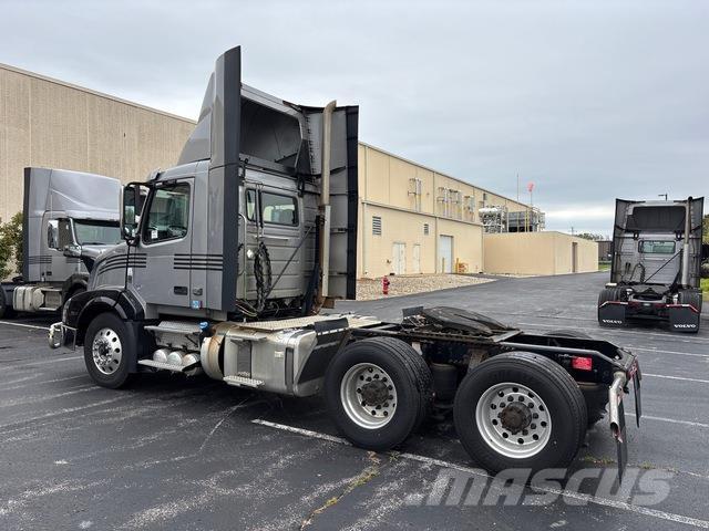 Volvo VNL Влекачи