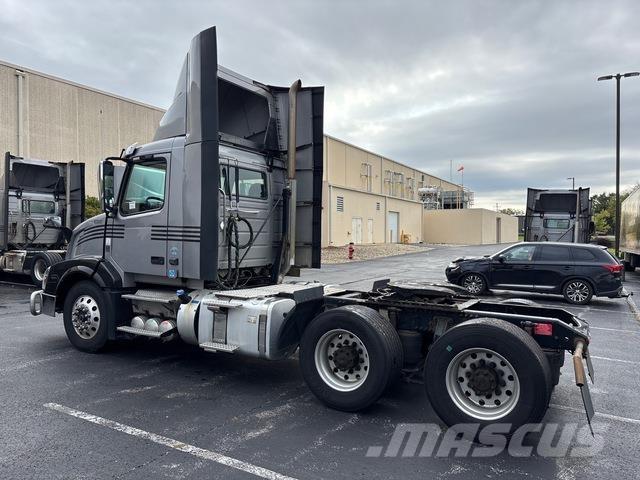 Volvo VNL Влекачи