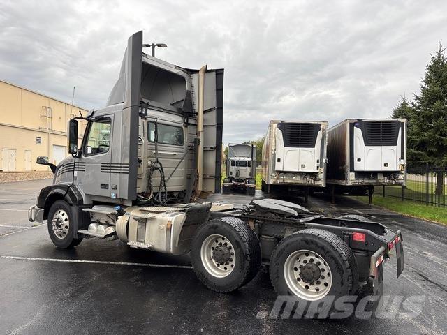 Volvo VNL Влекачи