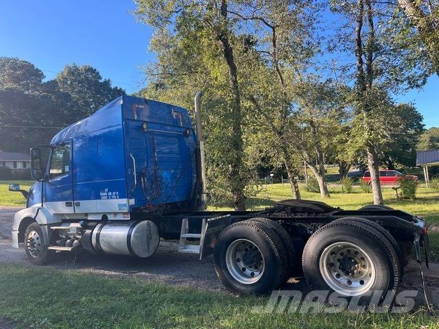 Volvo VNL Влекачи