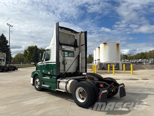 Volvo VNL Влекачи