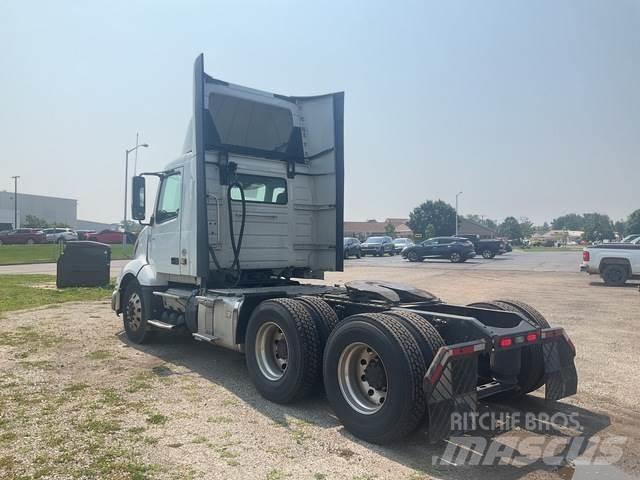 Volvo VNL 300 Влекачи