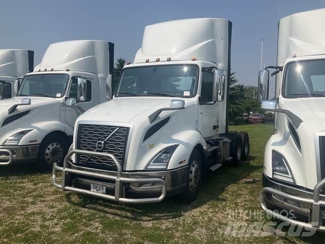 Volvo VNL 300 Влекачи