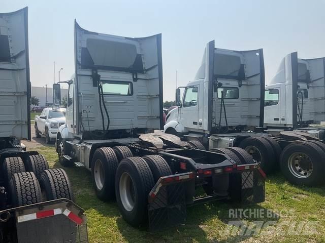 Volvo VNL 300 Влекачи