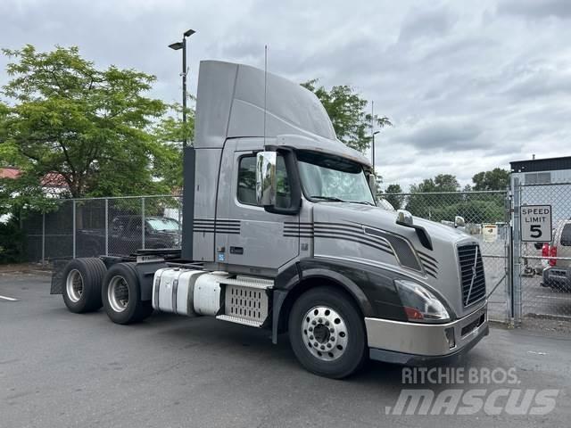 Volvo VNL 300 Влекачи