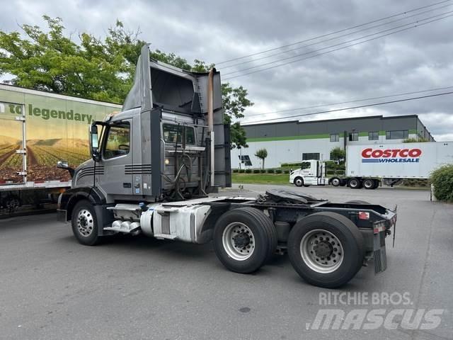 Volvo VNL 300 Влекачи