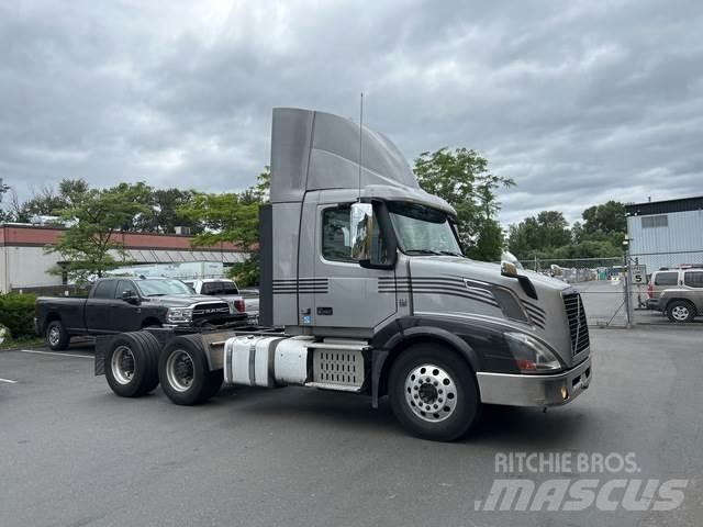 Volvo VNL 300 Влекачи