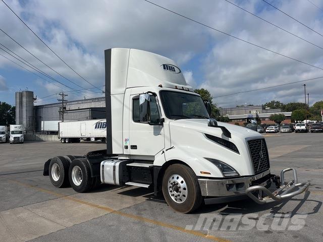 Volvo VNL 300 Влекачи