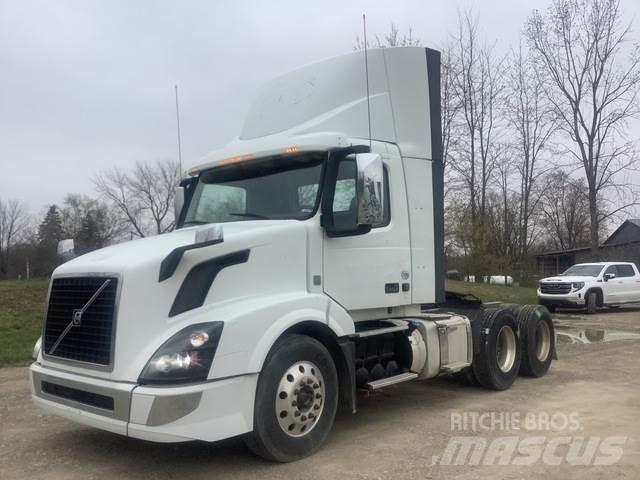 Volvo VNL300 Влекачи