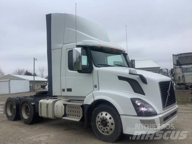 Volvo VNL300 Влекачи