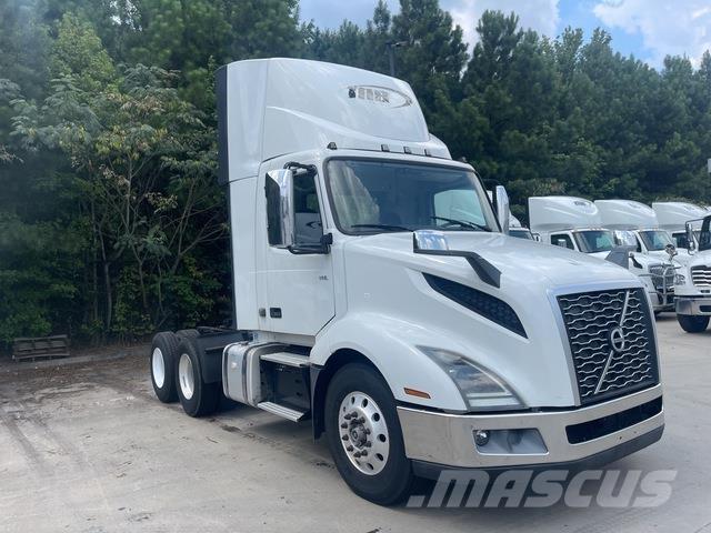 Volvo VNL300 Влекачи