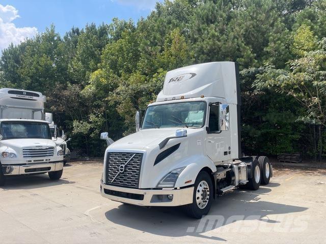 Volvo VNL300 Влекачи