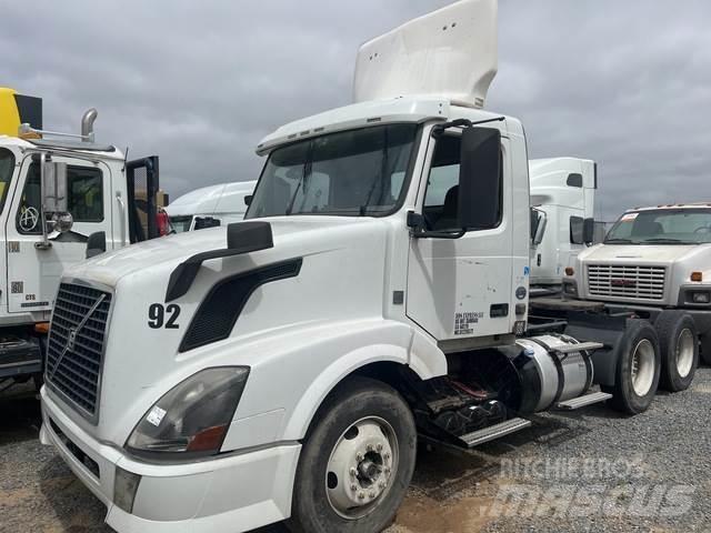 Volvo VNL64 Влекачи