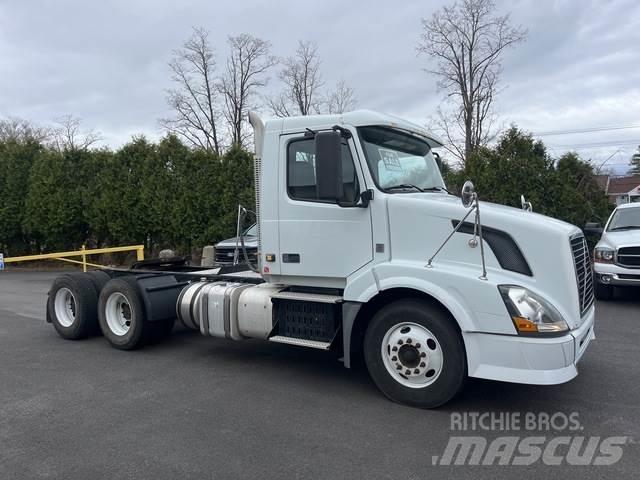 Volvo VNL64T Влекачи