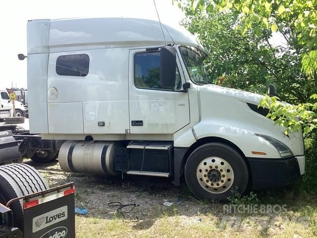 Volvo VNL740 Влекачи