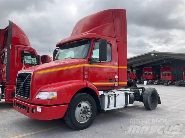 Volvo VNM Влекачи