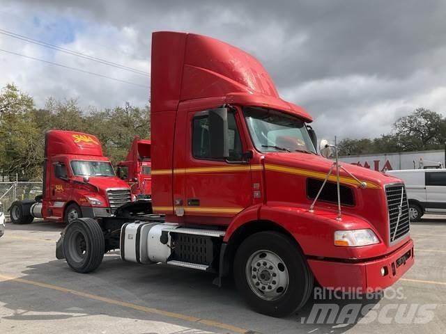 Volvo VNM Влекачи