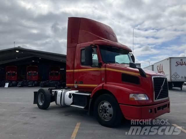 Volvo VNM Влекачи