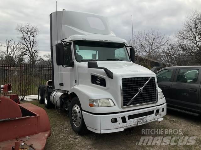 Volvo VNM Влекачи