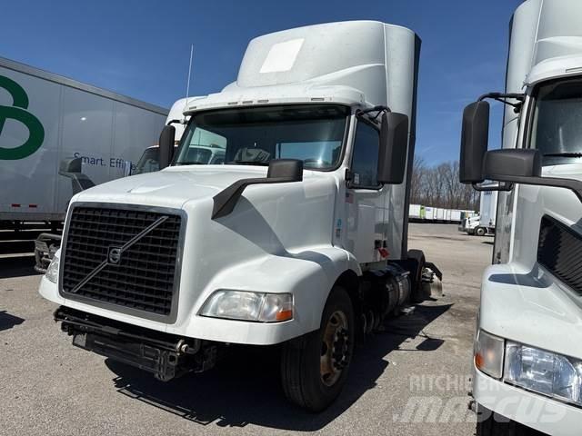 Volvo VNM Влекачи