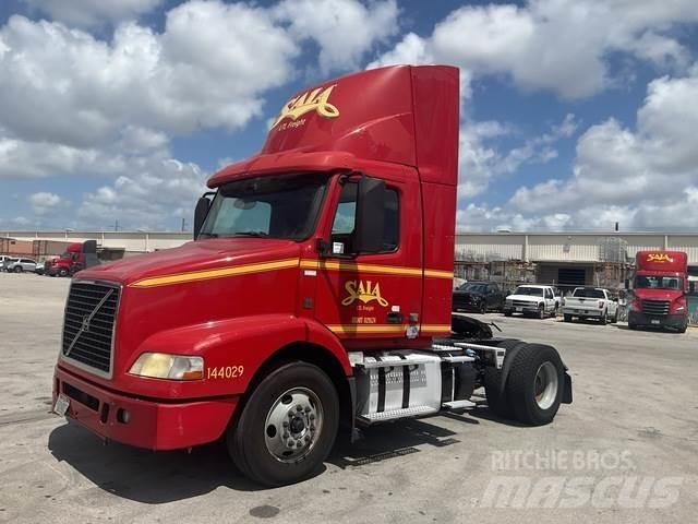 Volvo VNM Влекачи
