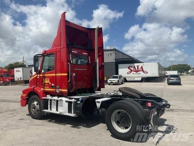 Volvo VNM Влекачи