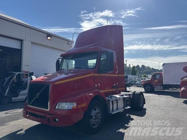 Volvo VNM Влекачи