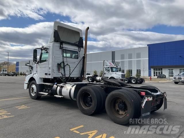 Volvo VNM Влекачи