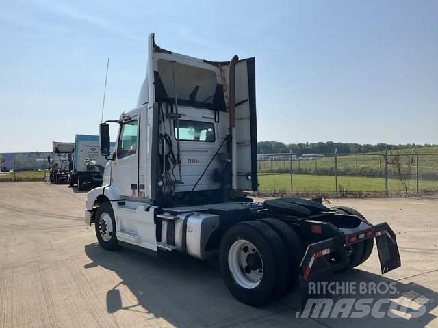 Volvo VNM Влекачи