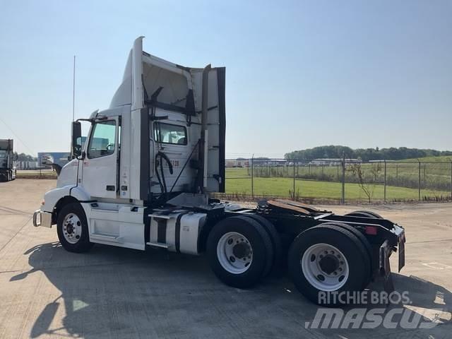 Volvo VNM Влекачи