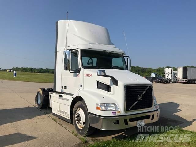 Volvo VNM Влекачи