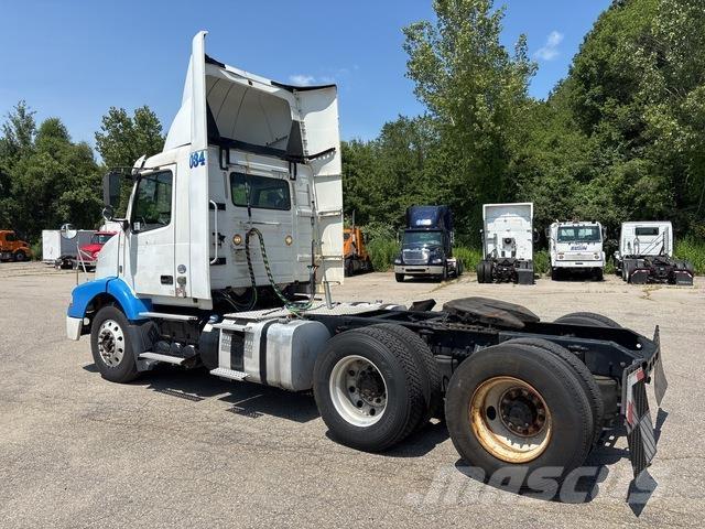 Volvo VNM Влекачи