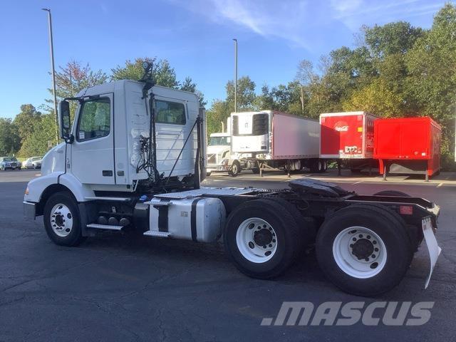 Volvo VNM Влекачи