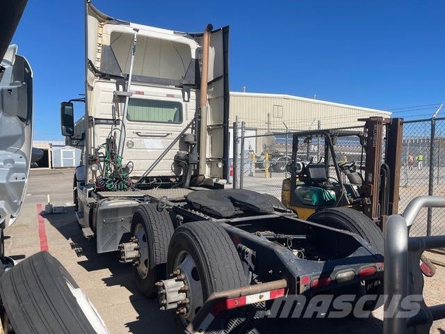 Volvo VNM Влекачи