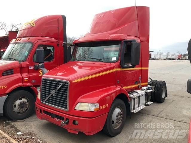 Volvo VNM42T Влекачи