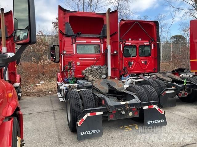 Volvo VNM42T Влекачи