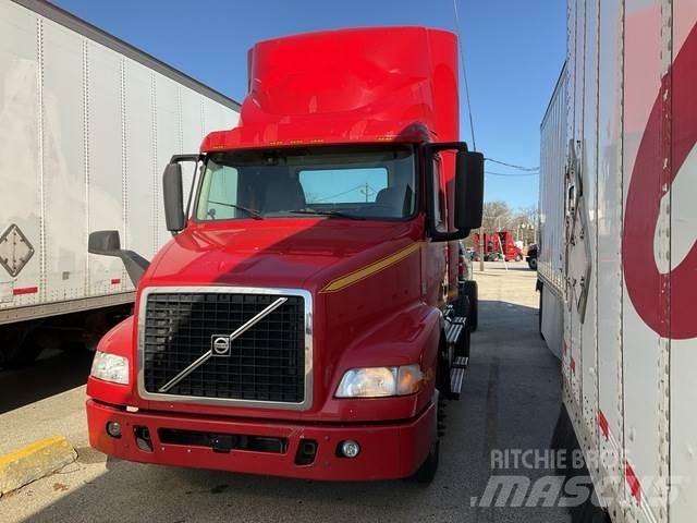 Volvo VNM42T Влекачи