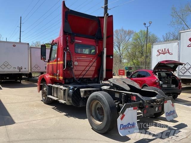 Volvo VNM42T Влекачи
