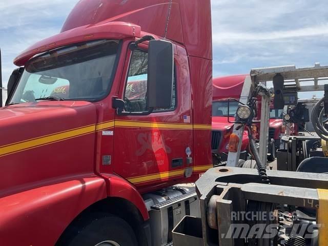 Volvo VNM42T Влекачи
