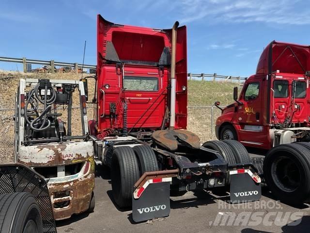 Volvo VNM42T Влекачи