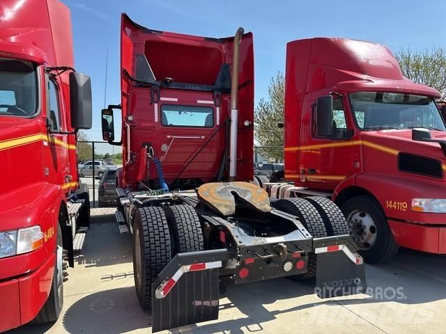 Volvo VNM42T Влекачи