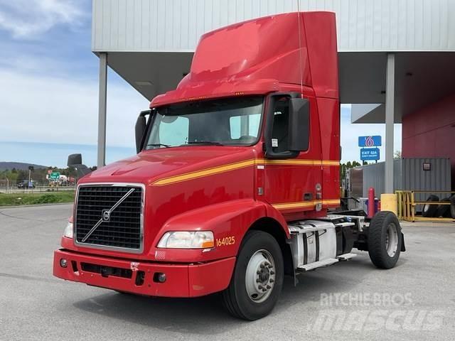 Volvo VNM42T Влекачи
