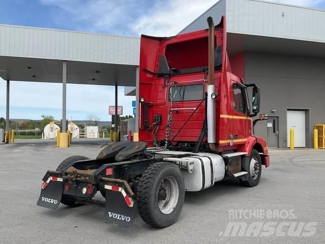 Volvo VNM42T Влекачи