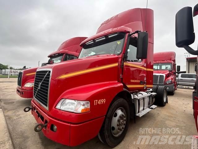 Volvo VNM42T Влекачи