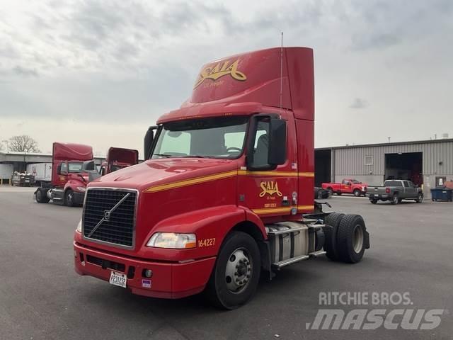Volvo VNM42T Влекачи