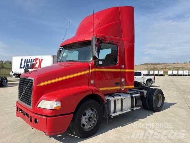 Volvo VNM42T Влекачи