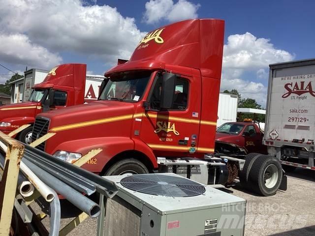 Volvo VNM42T Влекачи