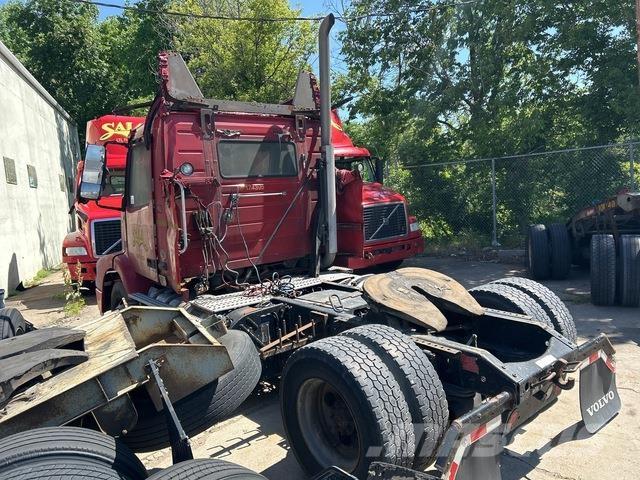 Volvo VNM42T Влекачи